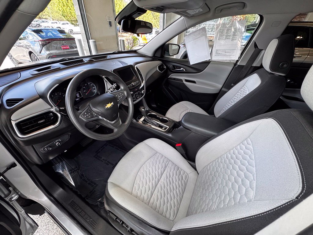 Used 2021 Chevrolet Equinox LS w/ LS Convenience Package AWD/4WD image 17