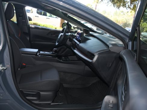 Used 2026 Toyota Prius Plug-In Hybrid FWD image 19