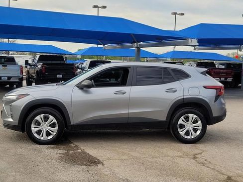 Used 2024 Chevrolet Trax LS image 6