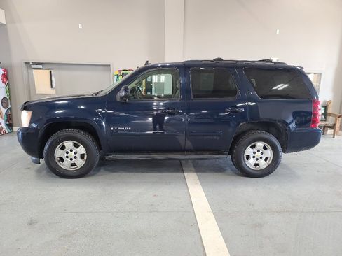 Used 2009 Chevrolet Tahoe LT w/ Luxury Package image 1