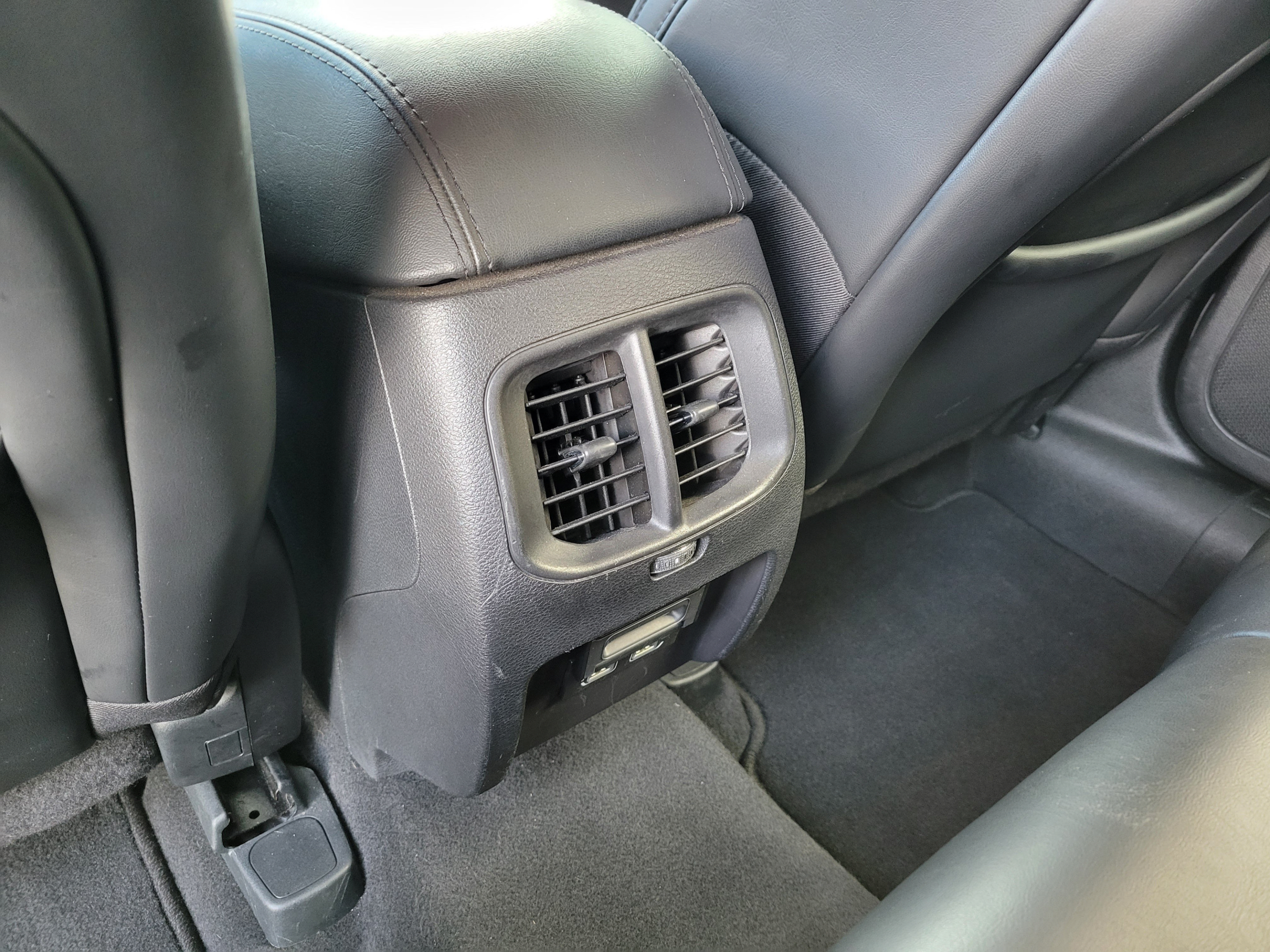 Used 2020 Jeep Cherokee Latitude Plus FWD image 14