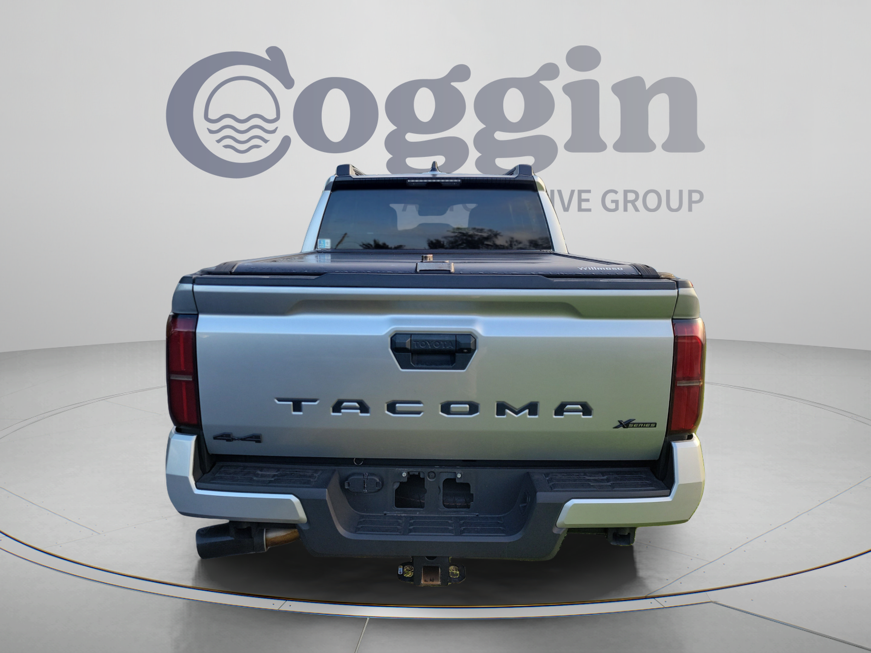 Used 2024 Toyota Tacoma SR5 AWD/4WD image 3