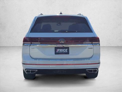 Used 2024 Volkswagen Atlas SEL Premium R-Line image 7