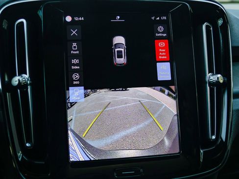 Used 2023 Volvo XC40 Recharge Plus w/ Protection Package Premier image 27