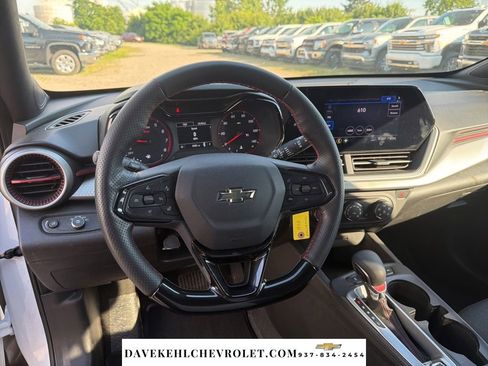 Used 2025 Chevrolet Trax RS w/ Driver Confidence Package FWD image 12