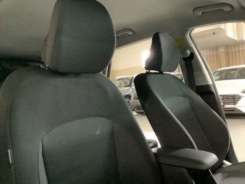 Used 2025 Hyundai Kona SEL FWD image 18