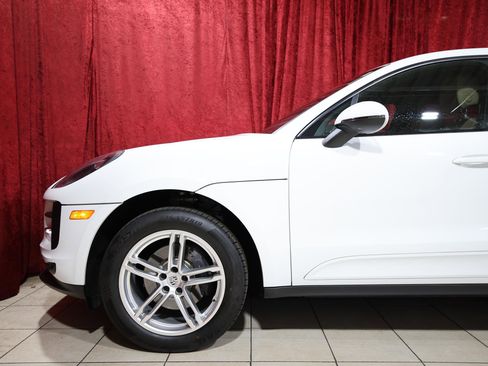 Used 2019 Porsche Macan AWD/4WD image 5