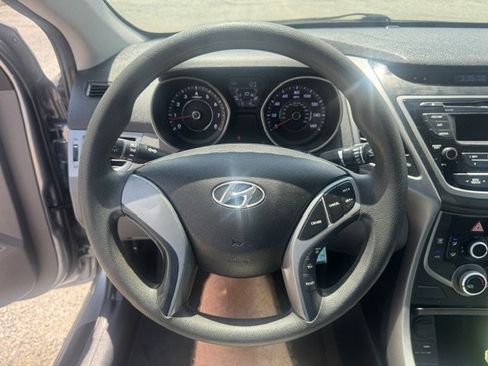 Used 2015 Hyundai Elantra SE FWD image 10