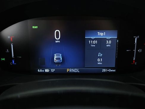 Used 2025 Ford Escape SE image 12