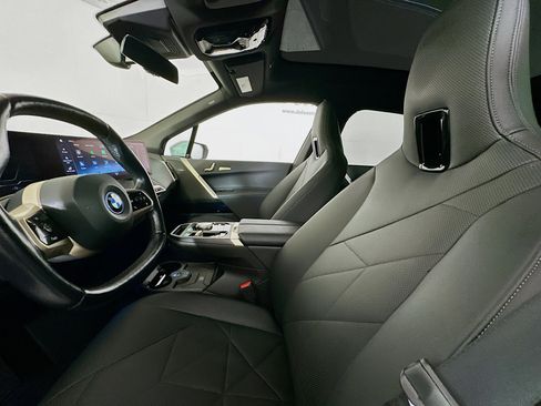 Used 2022 BMW iX xDrive50 w/ Premium Package AWD/4WD image 19