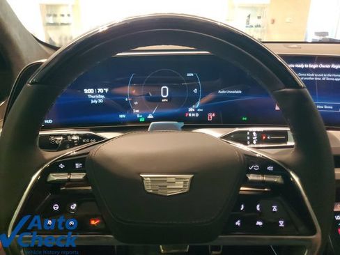 Used 2027 Cadillac Vistiq Platinum AWD/4WD image 14