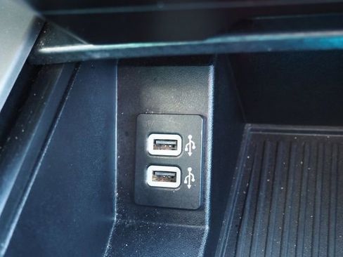 Used 2019 Ford F150 Lariat w/ Equipment Group 502A Luxury AWD/4WD image 31