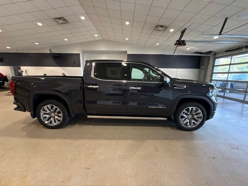 Used 2023 GMC Sierra 1500 Denali w/ Denali Reserve Package AWD/4WD image 8