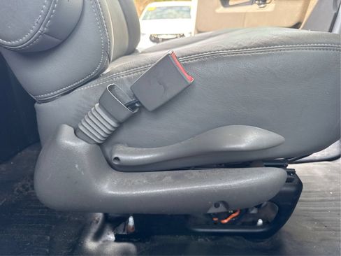 Used 2020 Chevrolet Express 3500 w/ Driver Convenience Package RWD image 18