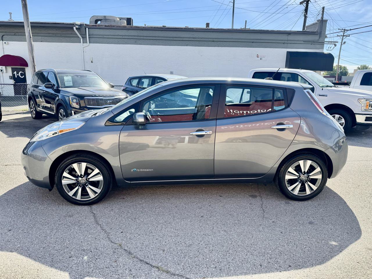 Used 2016 Nissan Leaf SL w/ Premium Package FWD image 7