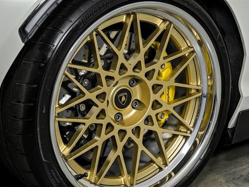 Used 2024 Lamborghini Revuelto AWD/4WD image 44