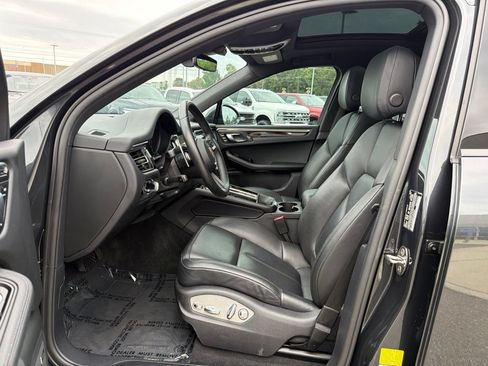 Used 2023 Porsche Macan Turbo AWD/4WD image 11