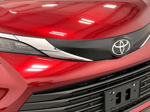 Used 2026 Toyota Sienna XLE FWD image 35