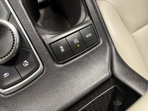 Certified 2019 Cadillac XT4 Luxury FWD image 28