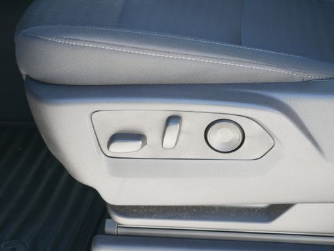 Certified 2025 Chevrolet Silverado 1500 LT image 13