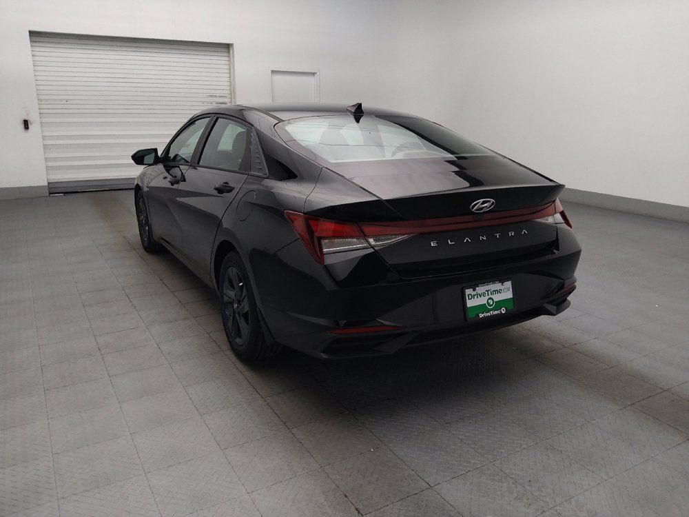 Used 2023 Hyundai Elantra SEL FWD image 5