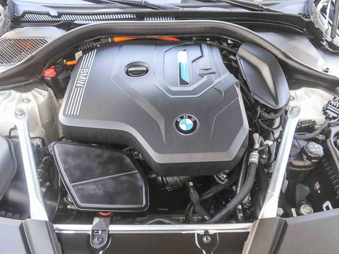 Certified 2023 BMW 530e w/ M Sport Package image 24