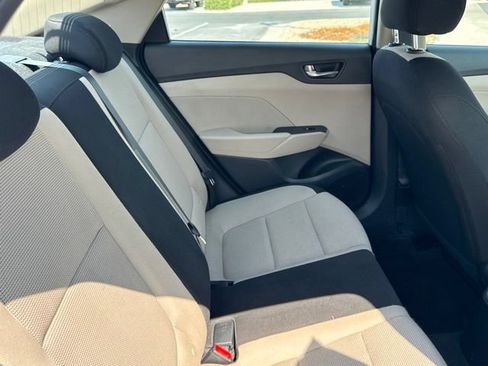 Used 2022 Hyundai Accent SE FWD image 16