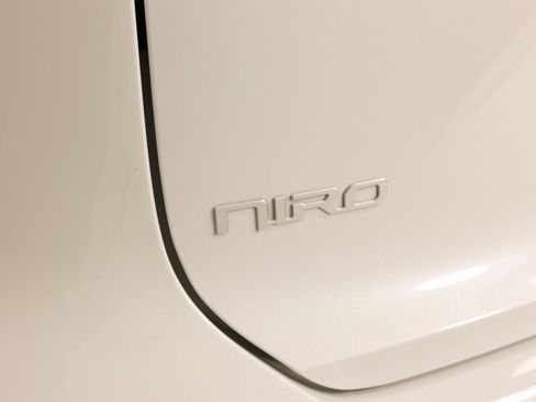 Used 2024 Kia Niro EX image 42