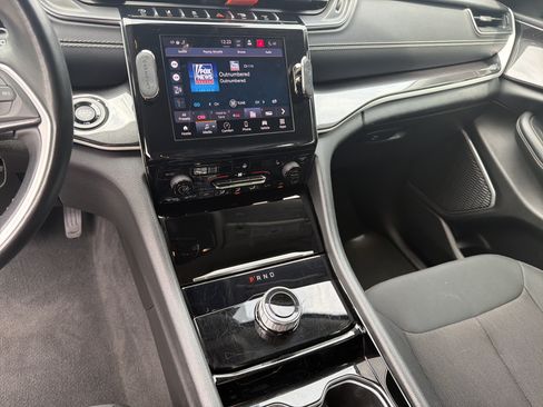 Used 2022 Jeep Grand Cherokee L Laredo w/ Luxury Tech Group I AWD/4WD image 40