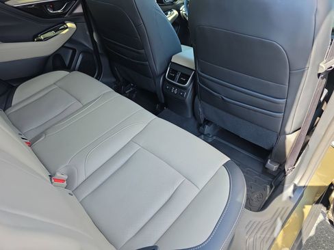 Used 2025 Subaru Outback Limited image 11