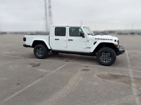 New 2026 Jeep Gladiator Mojave image 15