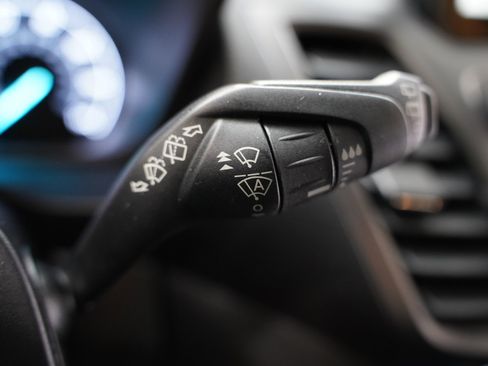 Used 2019 Ford Transit Connect XLT image 16