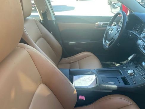 Used 2014 Lexus CT 200h w/ Seat Comfort Package FWD image 8