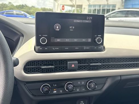 Used 2025 Honda HR-V LX image 27