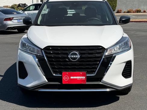 Used 2025 Nissan Kicks Play S FWD image 2