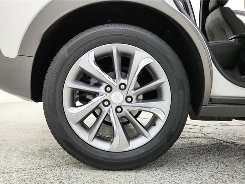 Used 2023 Buick Encore GX Essence w/ Experience Buick Package FWD image 13