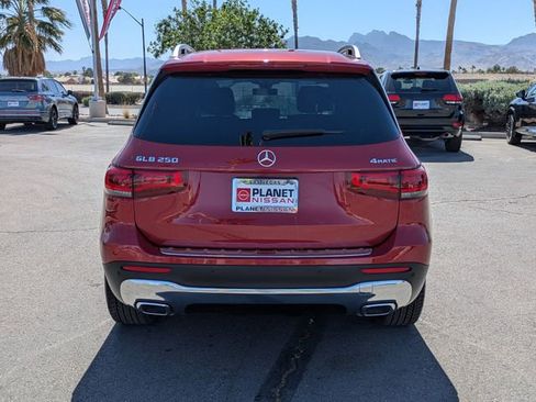 Used 2022 Mercedes-Benz GLB 250 4MATIC image 7