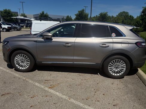 Used 2019 Lincoln Nautilus FWD image 8