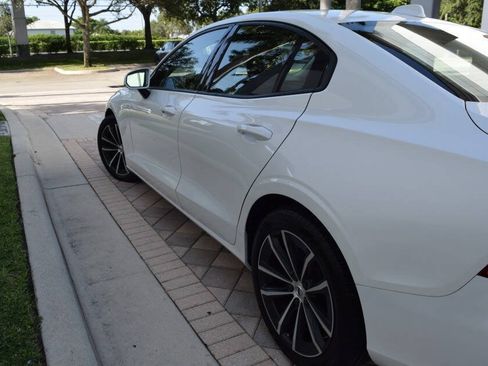 Used 2021 Volvo S60 T5 Momentum FWD image 26