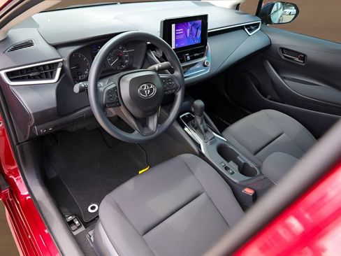 Used 2025 Toyota Corolla LE FWD image 10