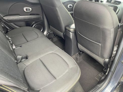 Used 2016 Kia Soul + FWD image 26