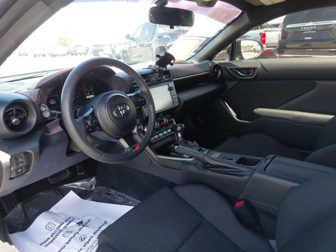 Certified 2022 Toyota GR86 RWD image 17