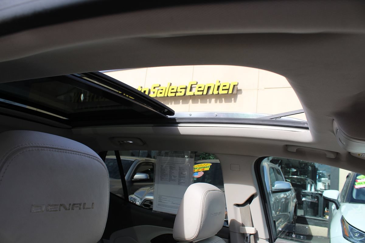 Used 2020 GMC Terrain Denali w/ Denali Premium Package AWD/4WD image 24