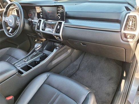 Used 2021 Kia Sorento S image 17