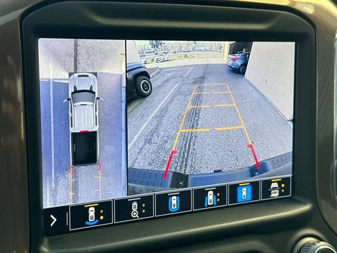 Used 2022 Chevrolet Silverado 3500 High Country image 23