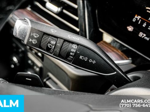 Used 2025 Chevrolet Tahoe Z71 w/ Comfort Package image 32