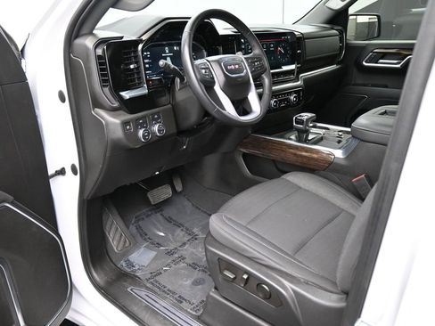 Used 2022 GMC Sierra 1500 Elevation w/ LPO, Elevation Black Package image 2