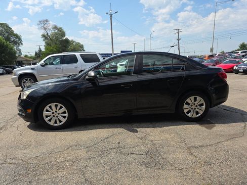 Used 2016 Chevrolet Cruze LS FWD image 3