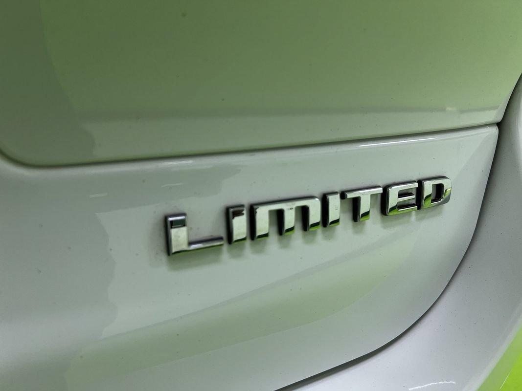 Used 2023 Jeep Grand Cherokee L Limited w/ Trailer Tow Group (B) AWD/4WD image 14
