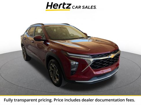 Used 2025 Chevrolet Trax LT FWD image 1
